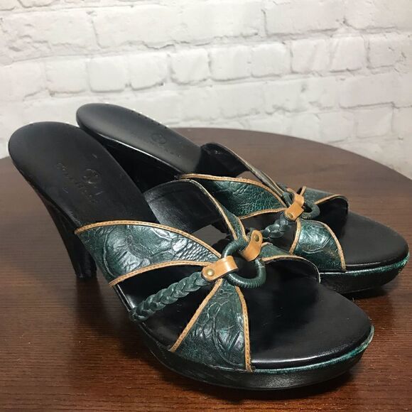 COLE HAAN embossed leather slide wedges 9.5 Guc - Picture 1 of 8